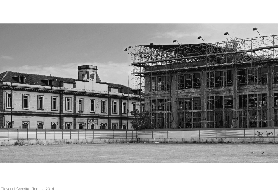 Via Borsellino, Torino, costruzione con ponteggio