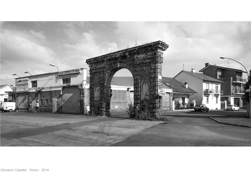 Strada della Pronda, Torino, portale della cascina Quaglia